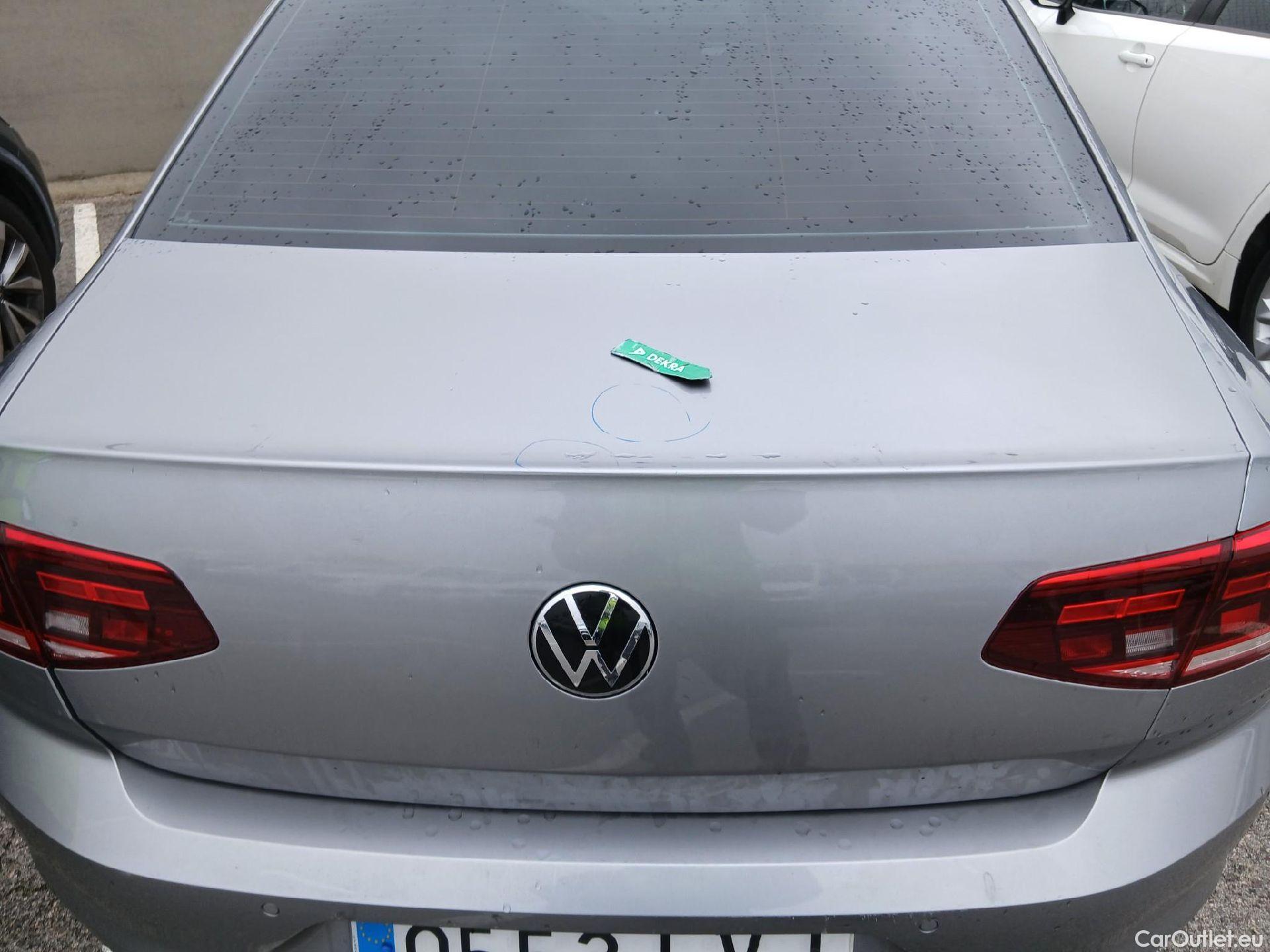  Volkswagen  Passat VOLKSWAGEN  / 2019 / 4P / sedán Business 2.0 TDI 90kW (122CV) DSG #26