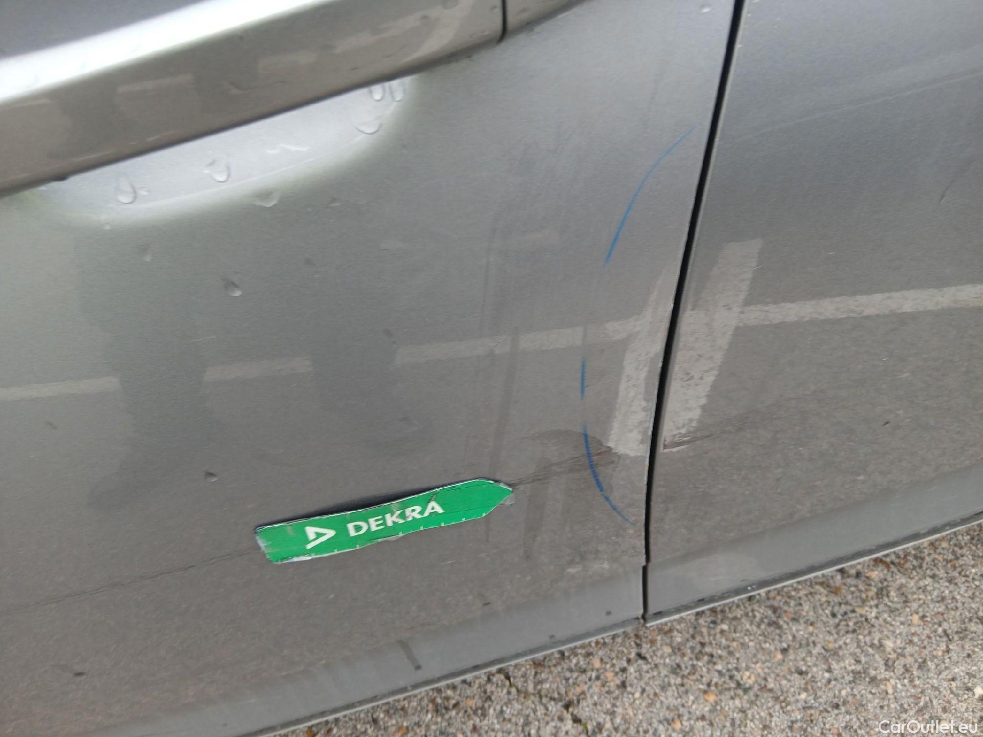  Volkswagen  Passat VOLKSWAGEN  / 2019 / 4P / sedán Business 2.0 TDI 90kW (122CV) DSG #17