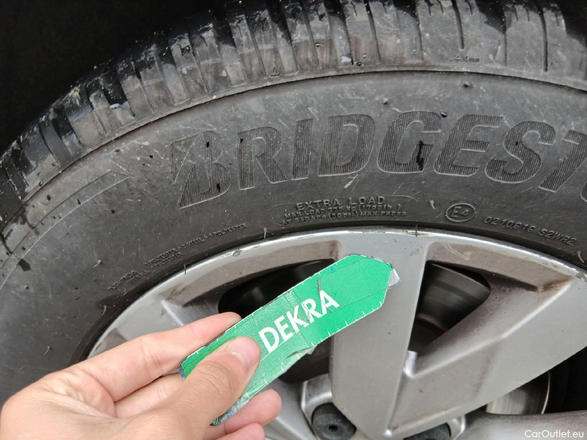  Volkswagen  Passat VOLKSWAGEN  / 2019 / 4P / sedán Business 2.0 TDI 90kW (122CV) DSG #23