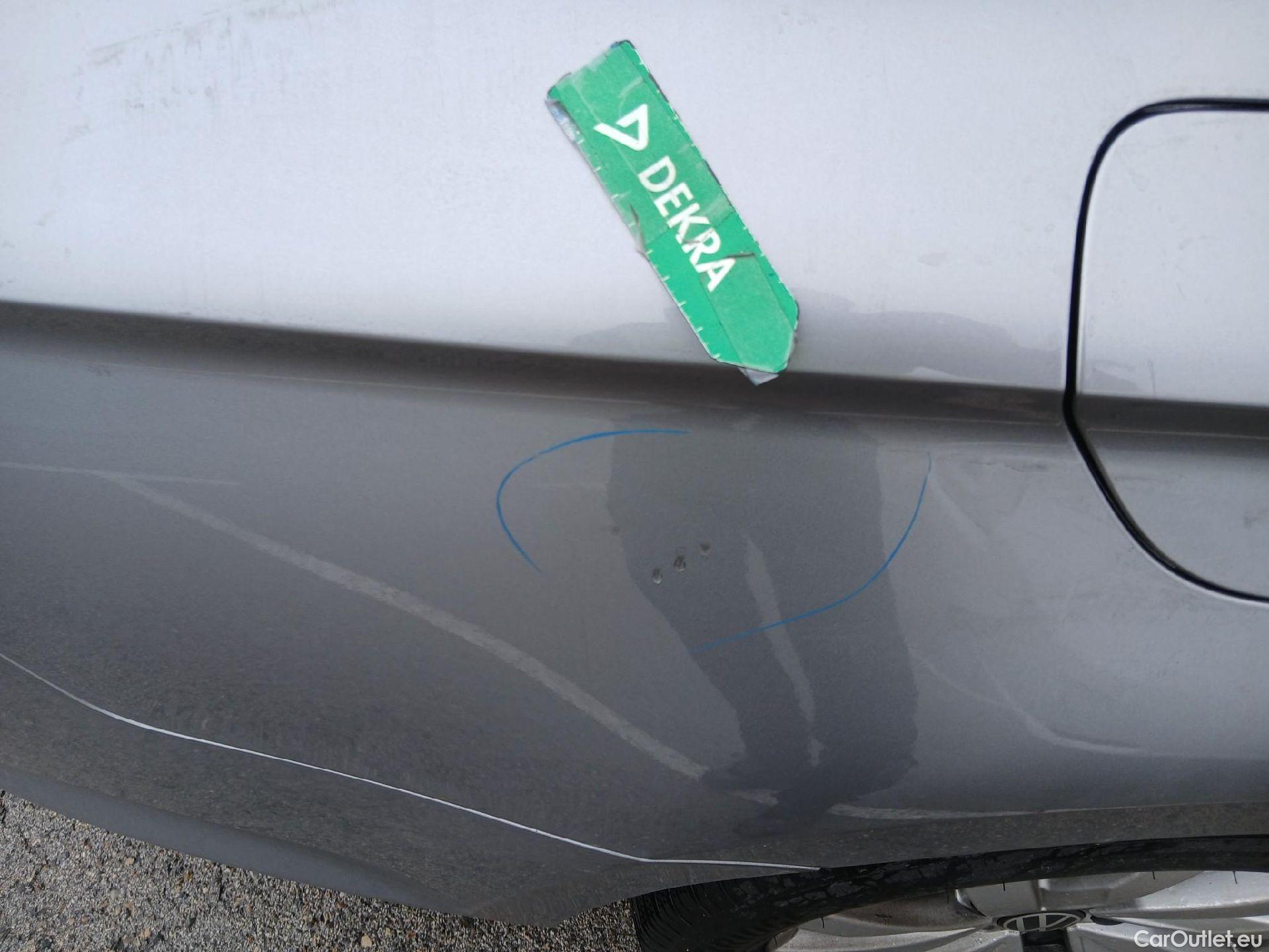  Volkswagen  Passat VOLKSWAGEN  / 2019 / 4P / sedán Business 2.0 TDI 90kW (122CV) DSG #34