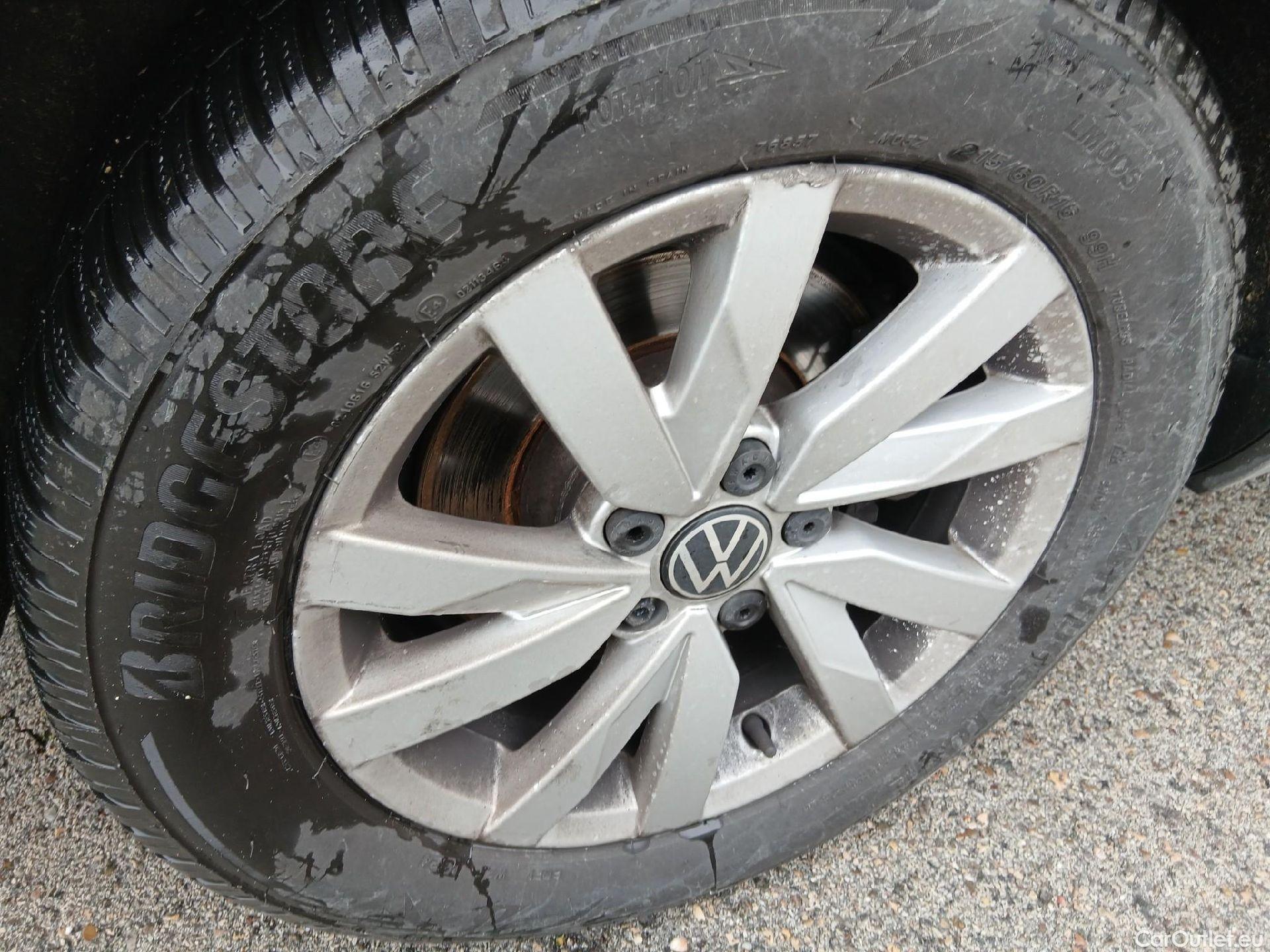  Volkswagen  Passat VOLKSWAGEN  / 2019 / 4P / sedán Business 2.0 TDI 90kW (122CV) DSG #33