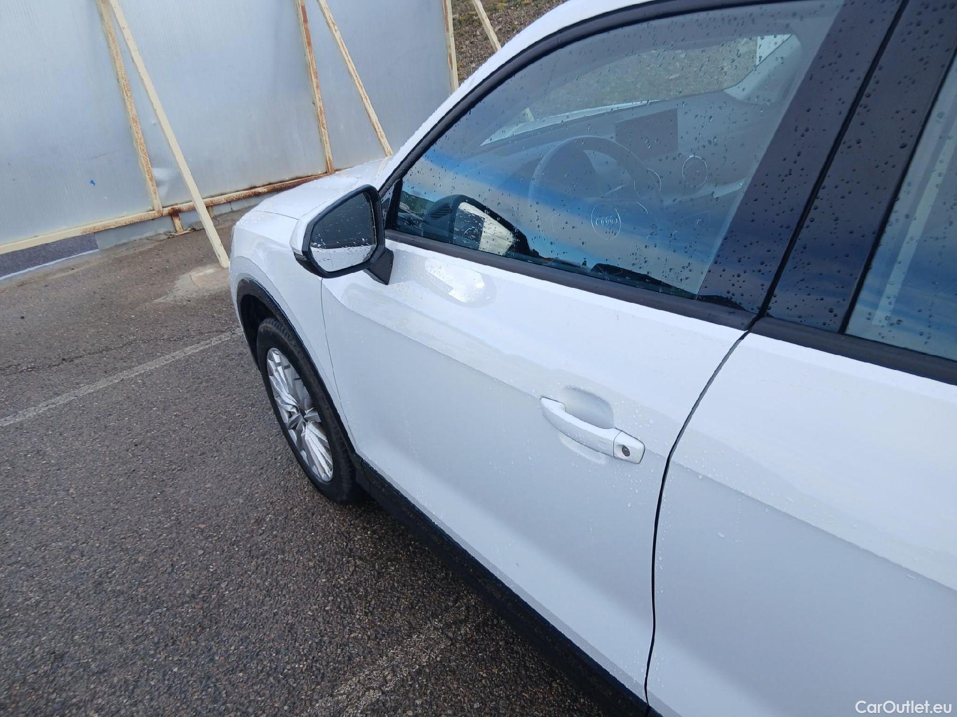  Audi  Q2 AUDI  / 2016 / 5P / todoterreno Design 30 TFSI 85kW (116CV) #9