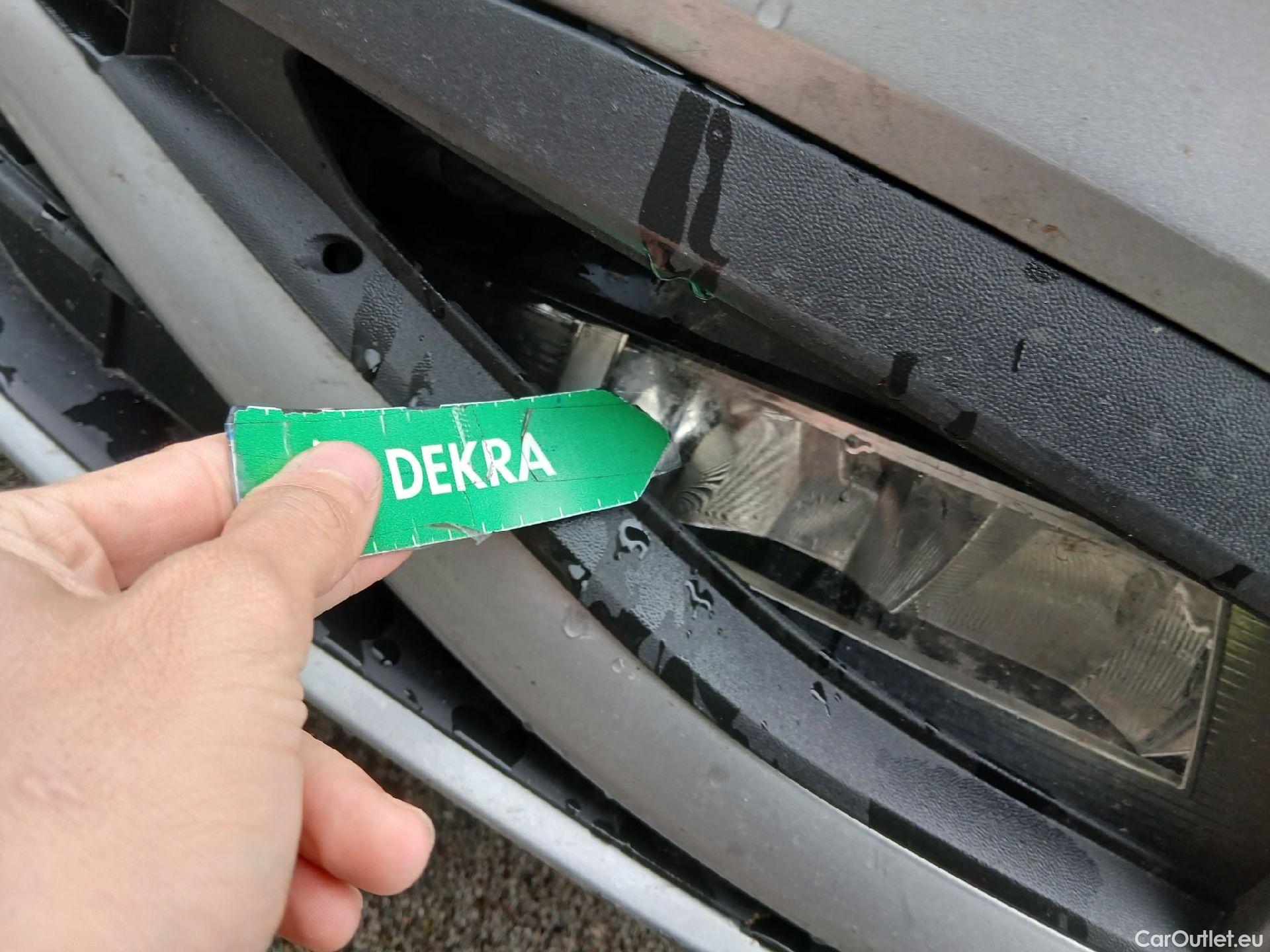  Volkswagen  Passat VOLKSWAGEN  / 2019 / 4P / sedán Business 2.0 TDI 90kW (122CV) DSG #9