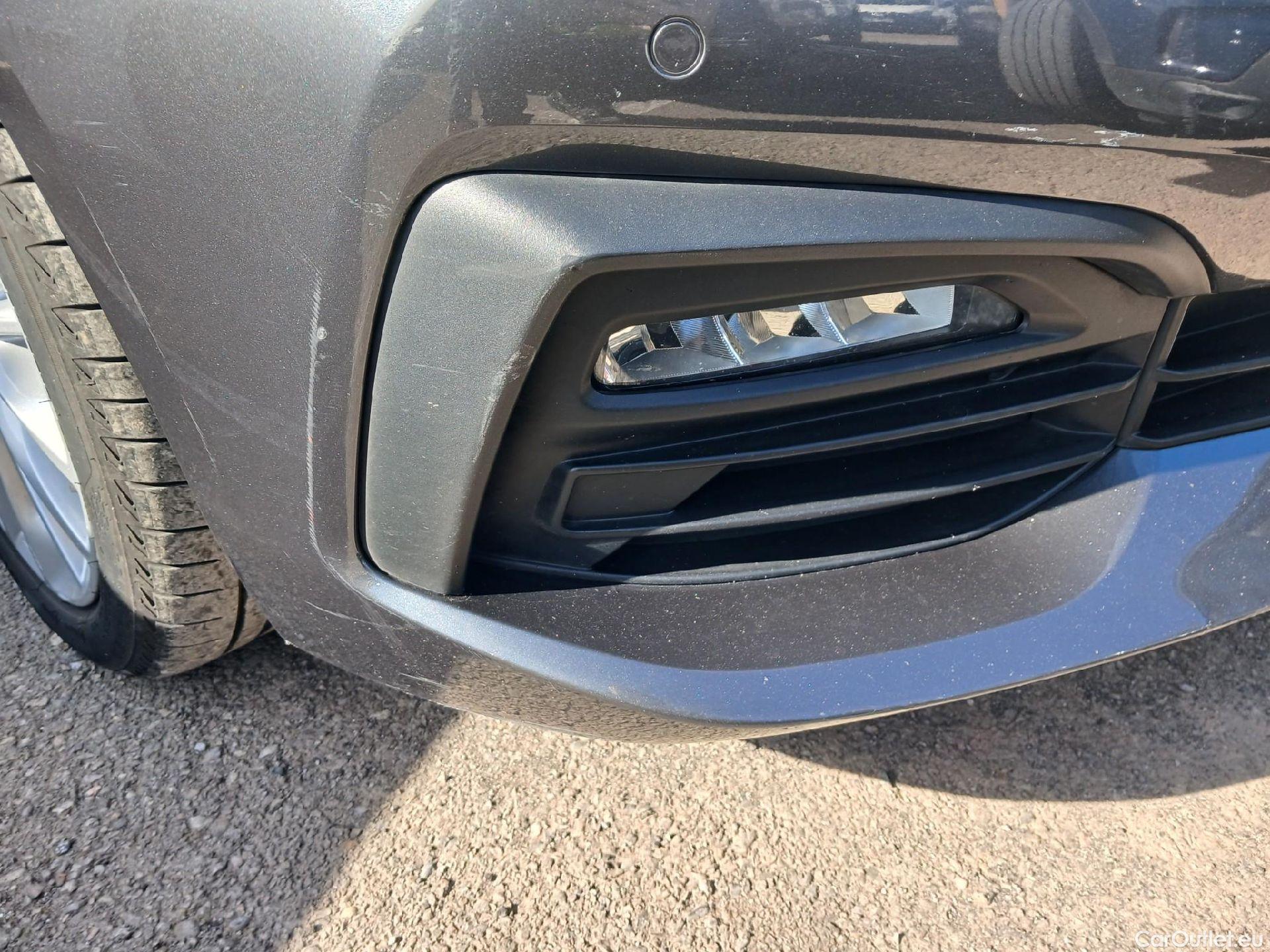  Bmw  Serie 1 BMW  / 2019 / 5P / berlina con portón 118i #5