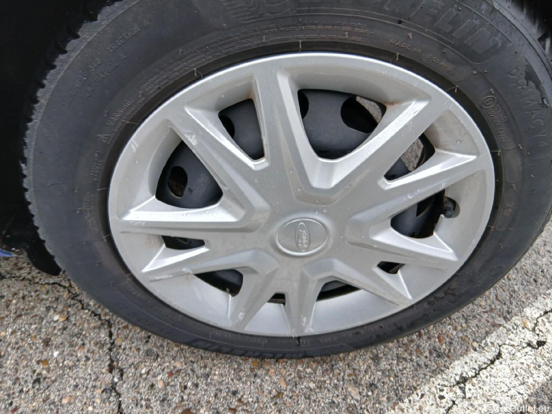  Ford  Fiesta FORD  / 2017 / 5P / berlina con portón 1.1 Ti-VCT 63kW Trend+ 5p #25