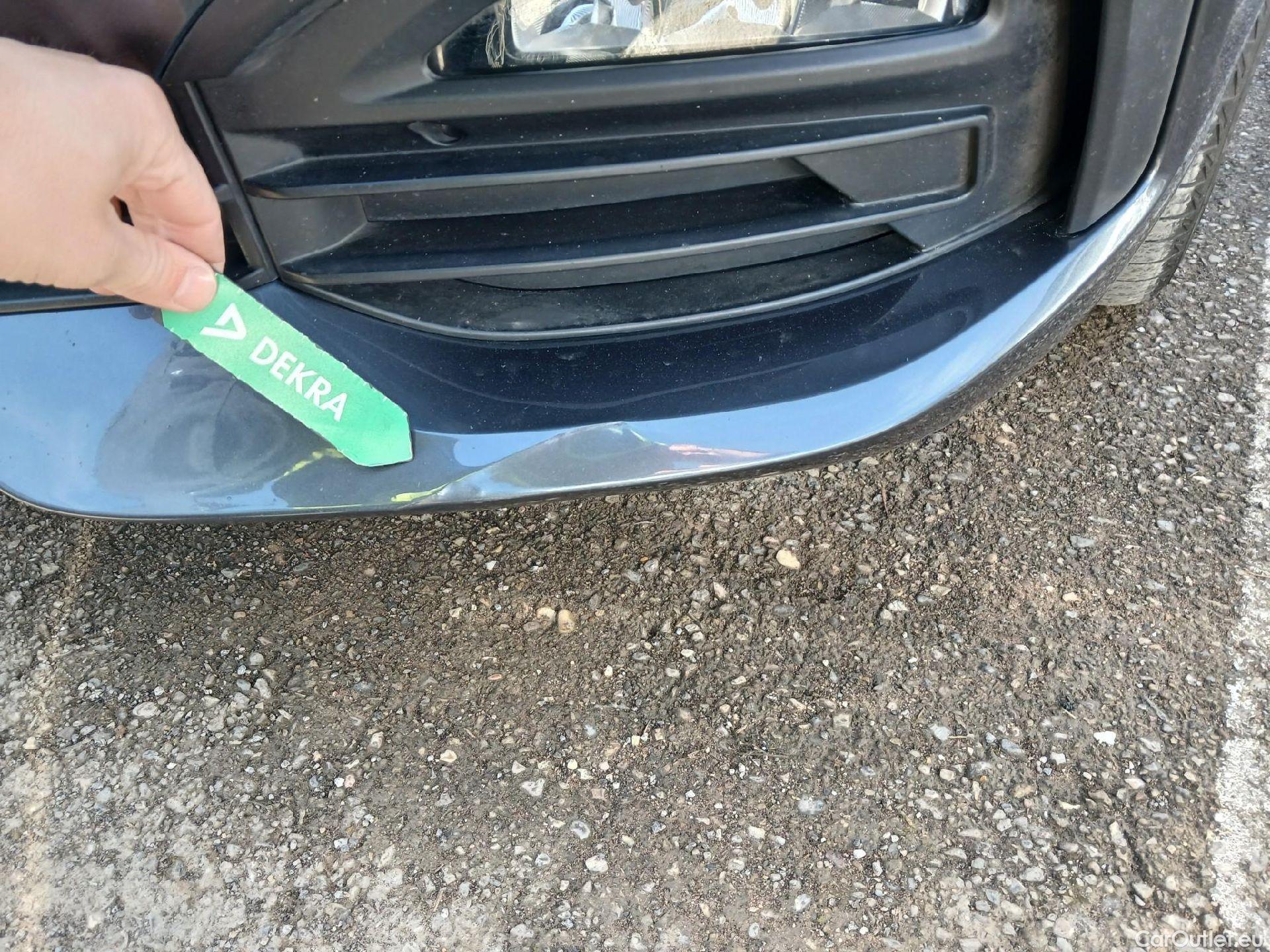  Bmw  Serie 1 BMW  / 2019 / 5P / berlina con portón 118i #3