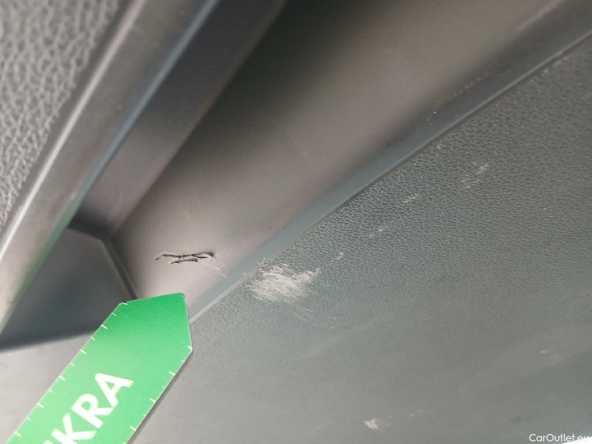  Hyundai  Tucson HYUNDAI  / 2018 / 5P / todoterreno 1.6 CRDI 85kW (116CV) 48V SLE 4X2(SP)(SL) #8