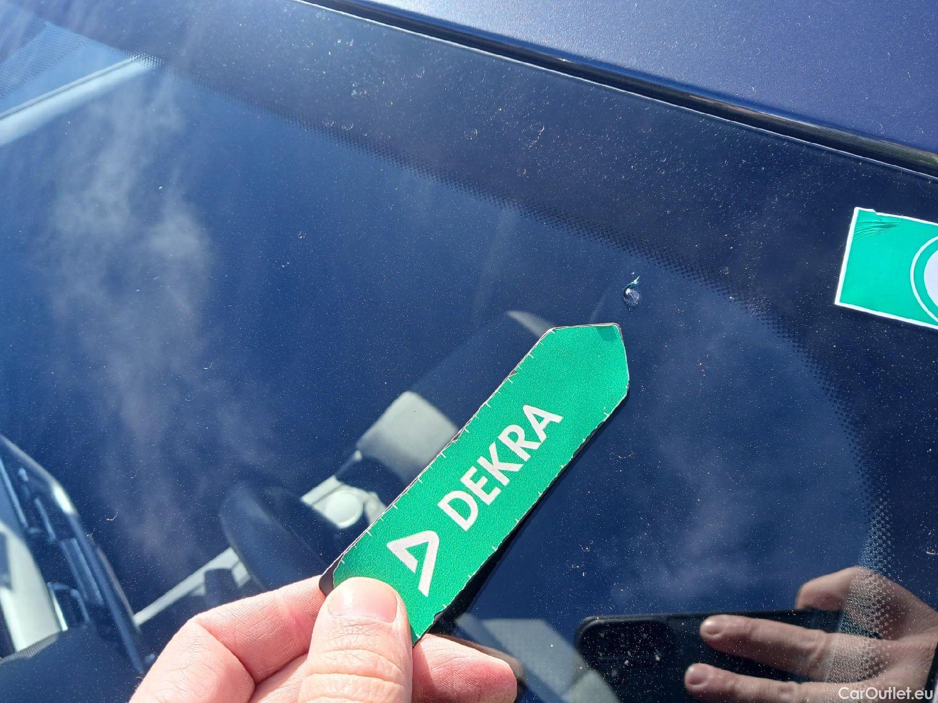  Bmw  Serie 1 BMW  / 2019 / 5P / berlina con portón 118i #2