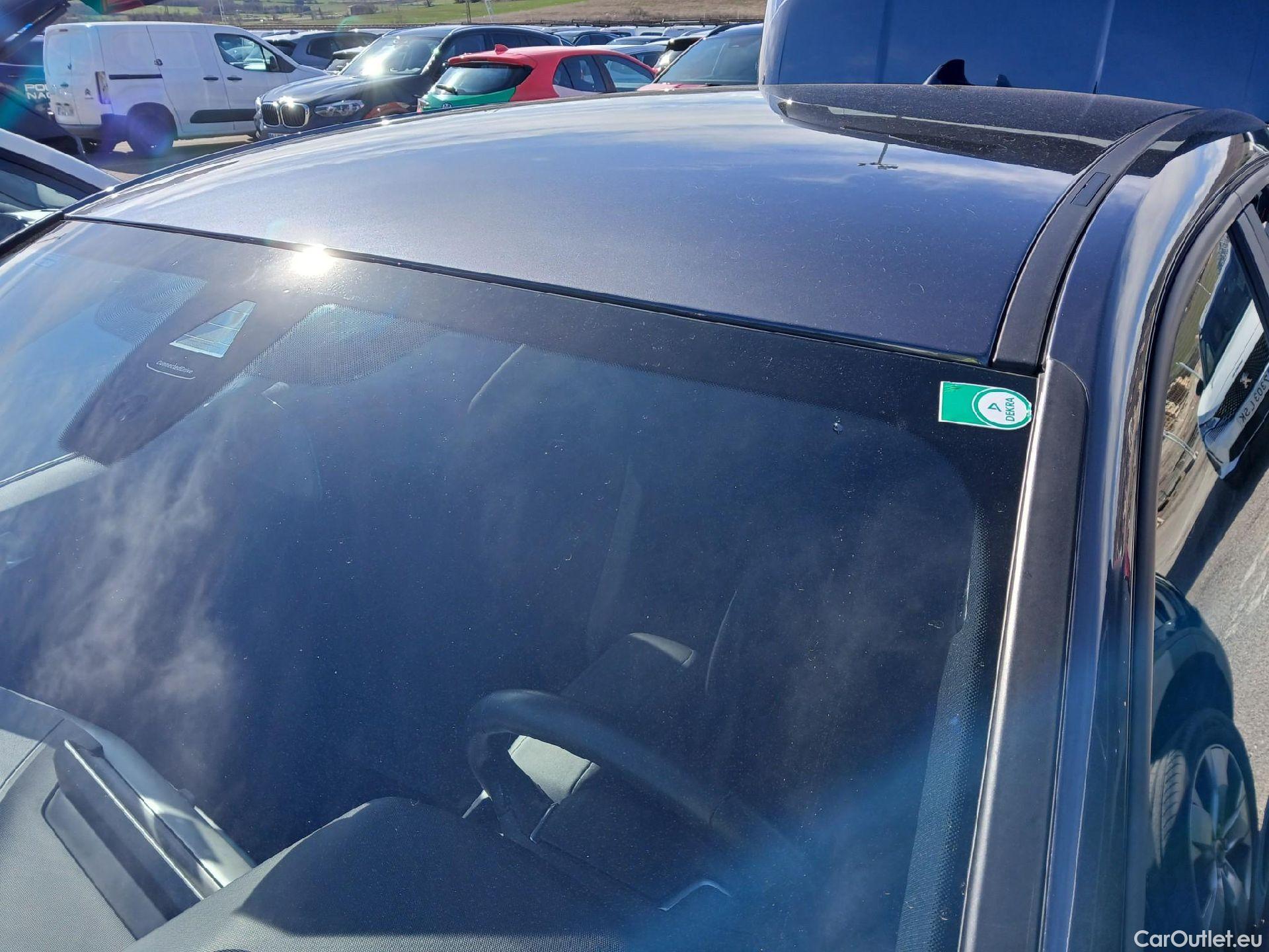  Bmw  Serie 1 BMW  / 2019 / 5P / berlina con portón 118i #1