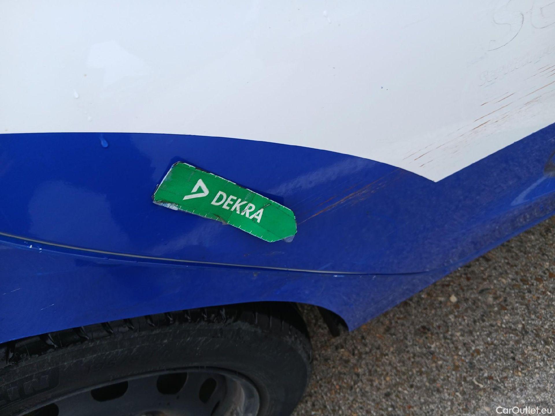  Ford  Fiesta FORD  / 2017 / 5P / berlina con portón 1.1 Ti-VCT 63kW Trend+ 5p #39