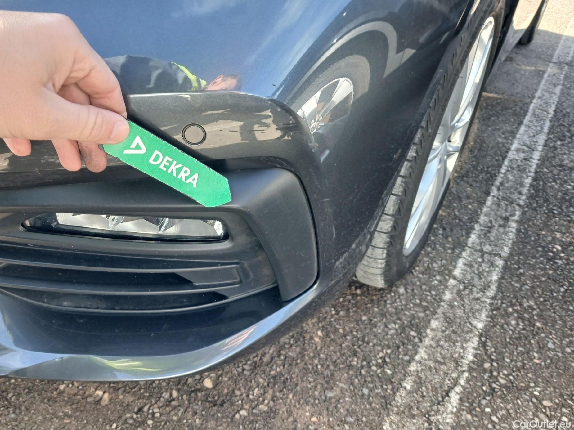  Bmw  Serie 1 BMW  / 2019 / 5P / berlina con portón 118i #7