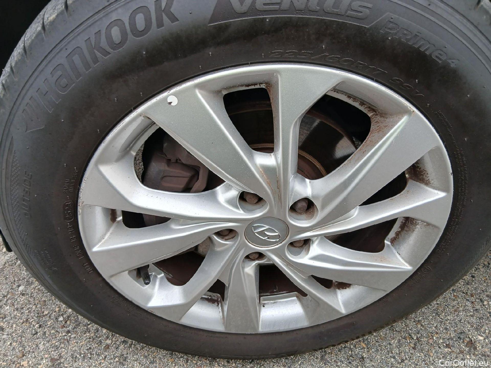  Hyundai  Tucson HYUNDAI  / 2018 / 5P / todoterreno 1.6 CRDI 85kW (116CV) 48V SLE 4X2(SP)(SL) #3