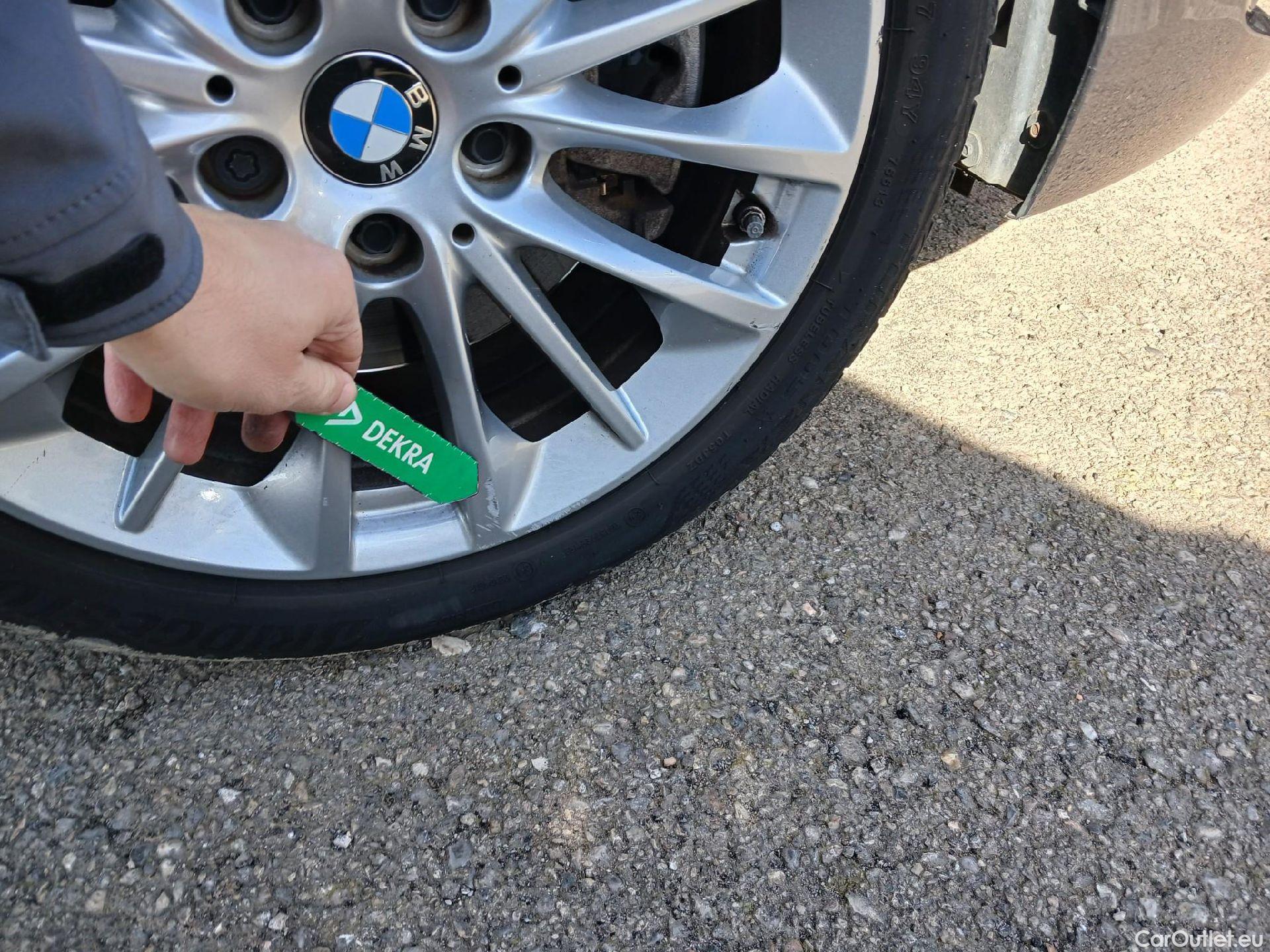  Bmw  Serie 1 BMW  / 2019 / 5P / berlina con portón 118i #29