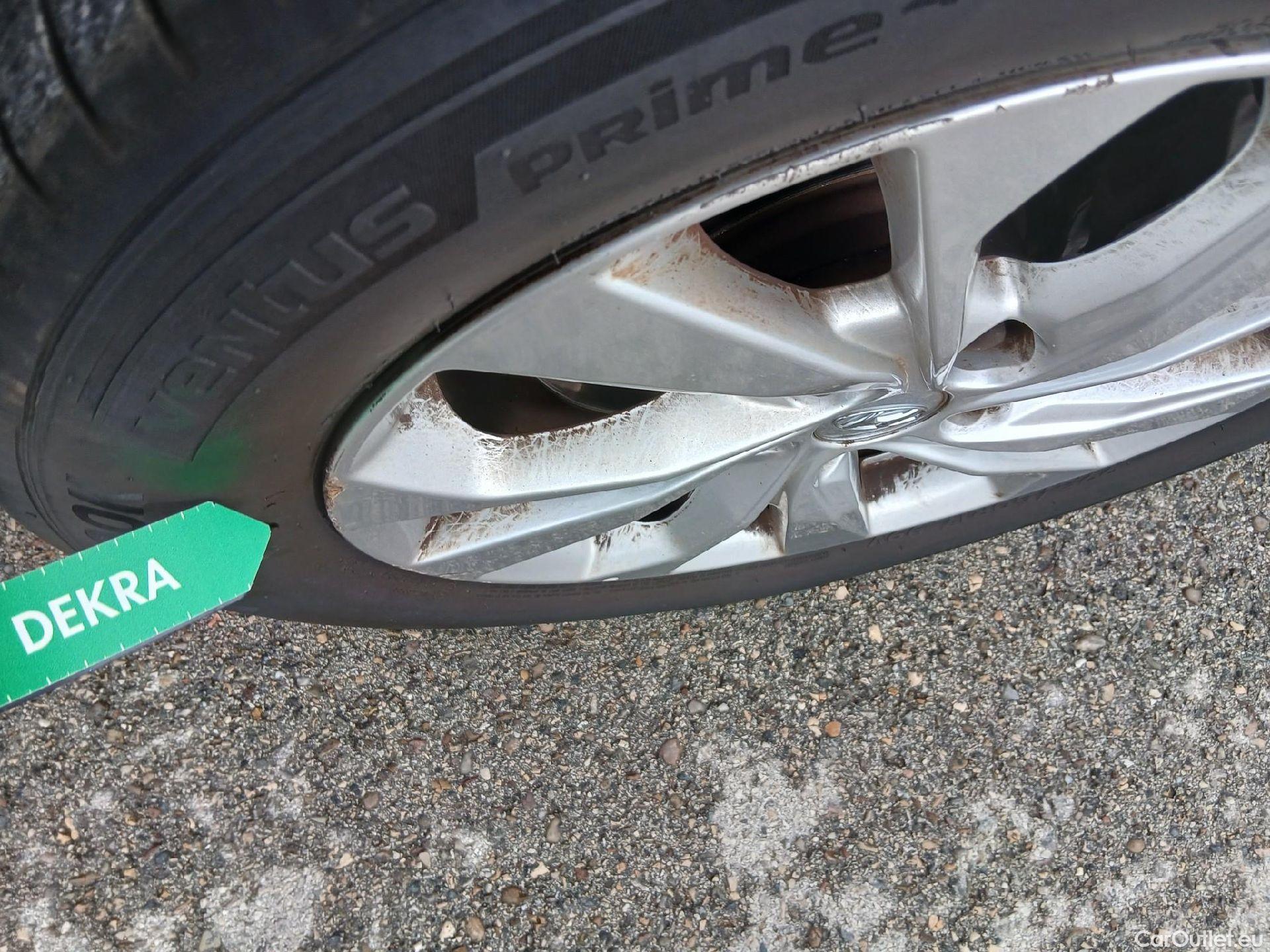  Hyundai  Tucson HYUNDAI  / 2018 / 5P / todoterreno 1.6 CRDI 85kW (116CV) 48V SLE 4X2(SP)(SL) #10