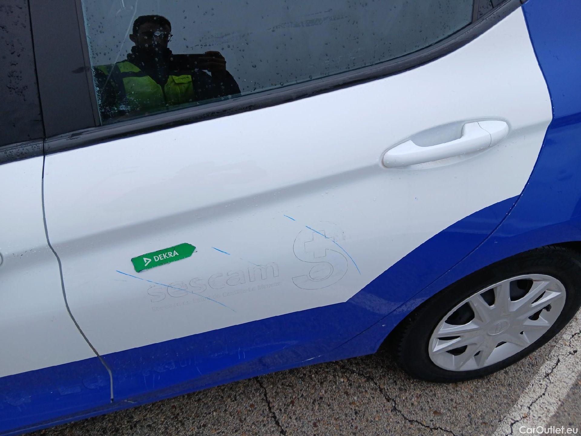  Ford  Fiesta FORD  / 2017 / 5P / berlina con portón 1.1 Ti-VCT 63kW Trend+ 5p #21