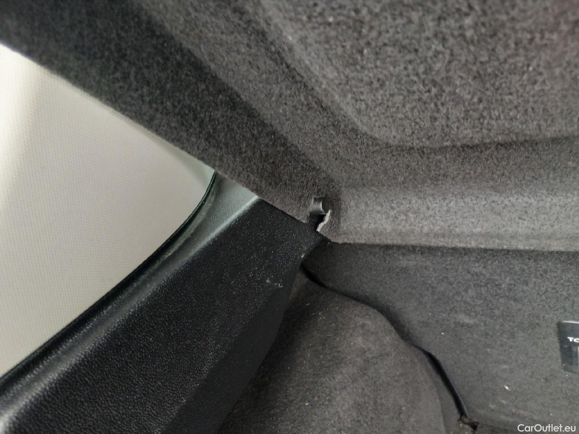  Ford  Fiesta FORD  / 2017 / 5P / berlina con portón 1.1 Ti-VCT 63kW Trend+ 5p #34