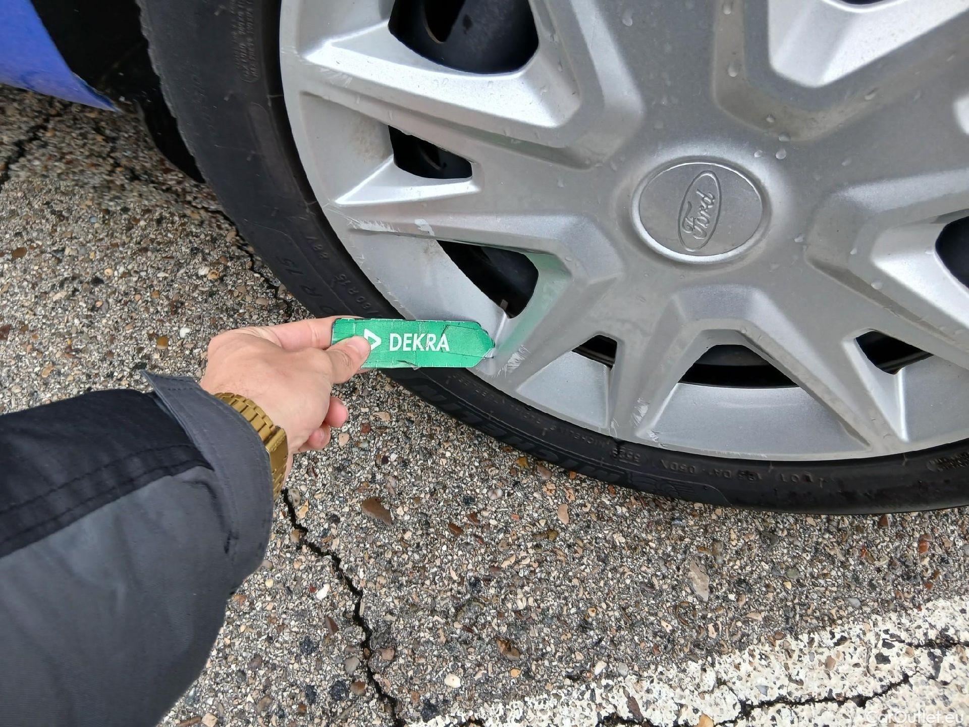  Ford  Fiesta FORD  / 2017 / 5P / berlina con portón 1.1 Ti-VCT 63kW Trend+ 5p #24