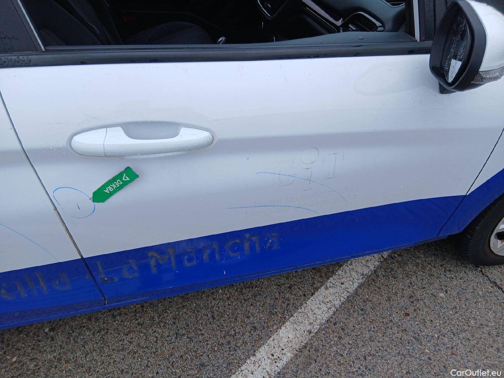  Ford  Fiesta FORD  / 2017 / 5P / berlina con portón 1.1 Ti-VCT 63kW Trend+ 5p #43