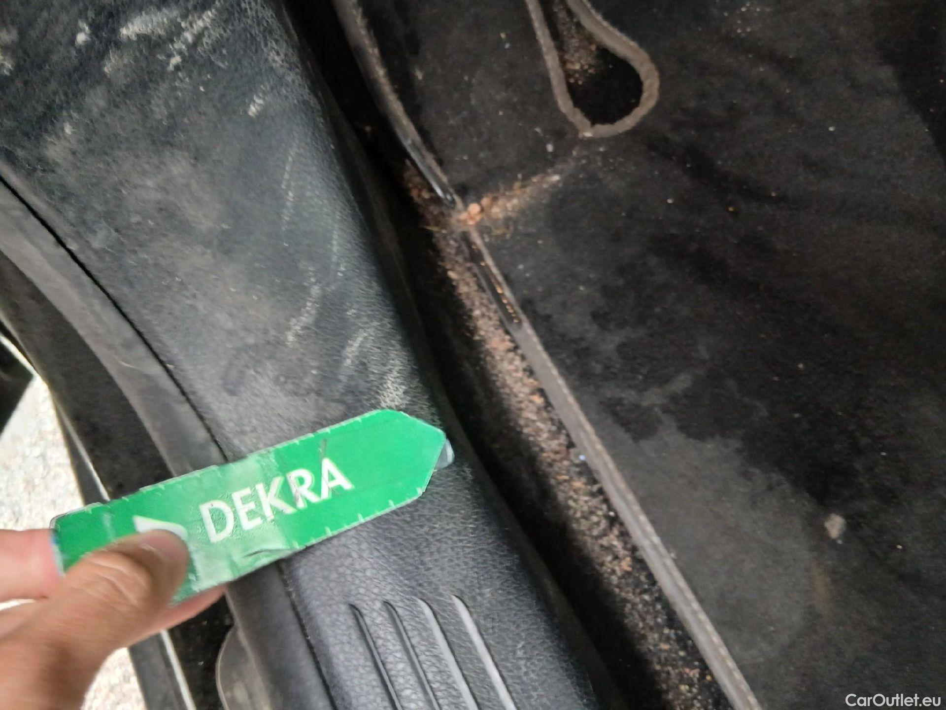  Mercedes  A-Klasse MERCEDES-BENZ Clase A / 2018 / 5P / berlina con portón A 180 d #17