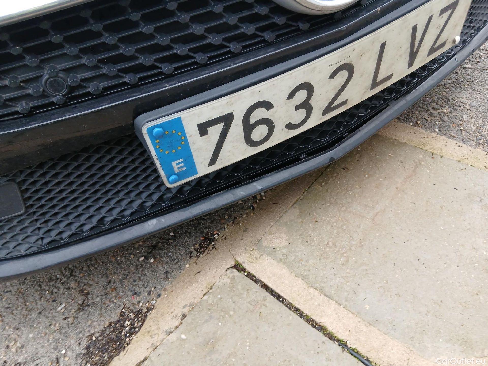  Mercedes  A-Klasse MERCEDES-BENZ Clase A / 2018 / 5P / berlina con portón A 180 d #5