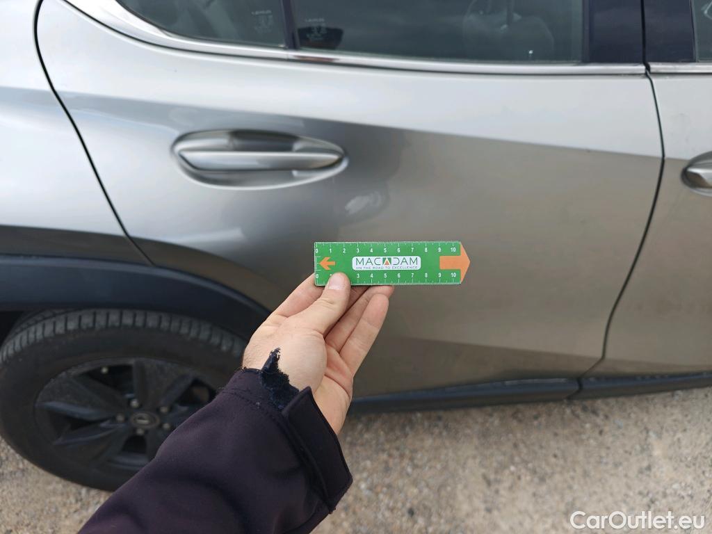  Lexus  UX LEXUS  / 2018 / 5P / todoterreno 2.0 250h Business City (AC) #8