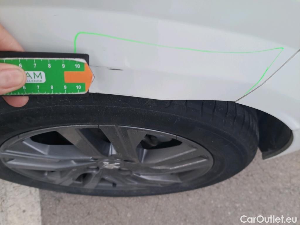  Peugeot  208 PEUGEOT  / 2019 / 5P / berlina con portón BlueHDi 73kW (100CV) Active Pack (AC) #2