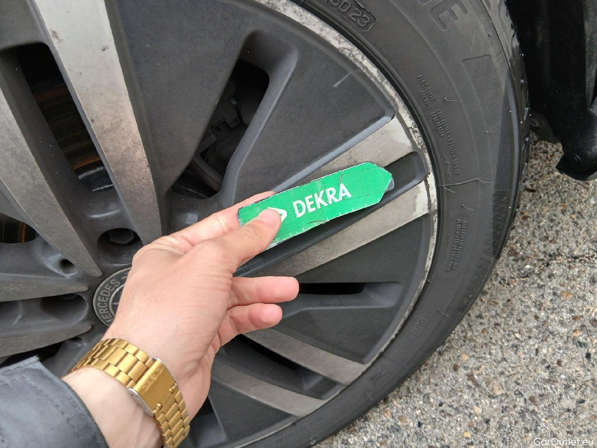  Mercedes  A-Klasse MERCEDES-BENZ Clase A / 2018 / 5P / berlina con portón A 180 d #40