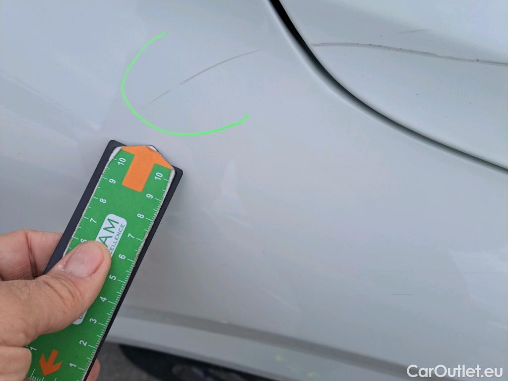  Peugeot  208 PEUGEOT  / 2019 / 5P / berlina con portón BlueHDi 73kW (100CV) Active Pack (AC) #18