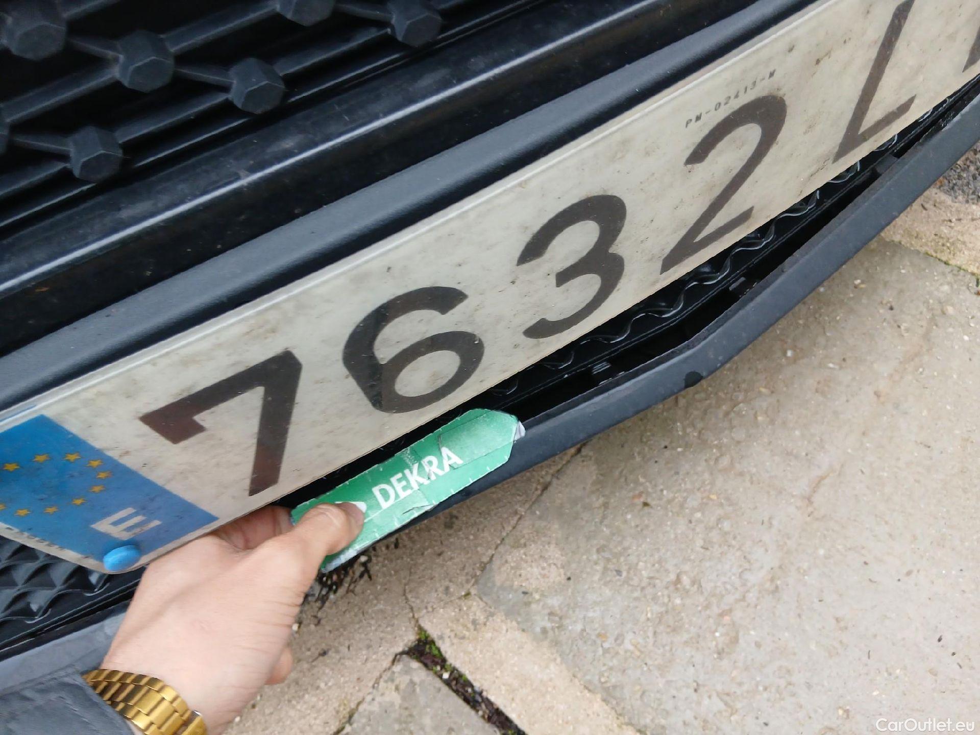  Mercedes  A-Klasse MERCEDES-BENZ Clase A / 2018 / 5P / berlina con portón A 180 d #6