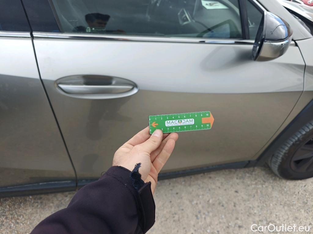  Lexus  UX LEXUS  / 2018 / 5P / todoterreno 2.0 250h Business City (AC) #16