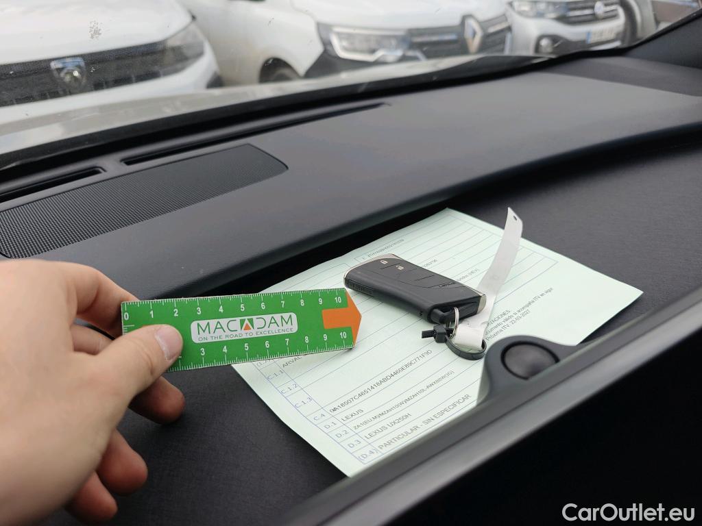  Lexus  UX LEXUS  / 2018 / 5P / todoterreno 2.0 250h Business City (AC) #2