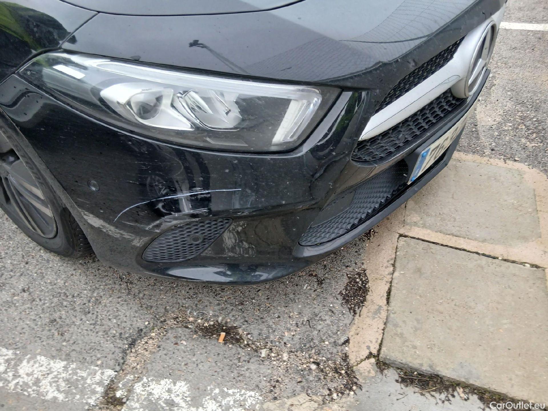  Mercedes  A-Klasse MERCEDES-BENZ Clase A / 2018 / 5P / berlina con portón A 180 d #4