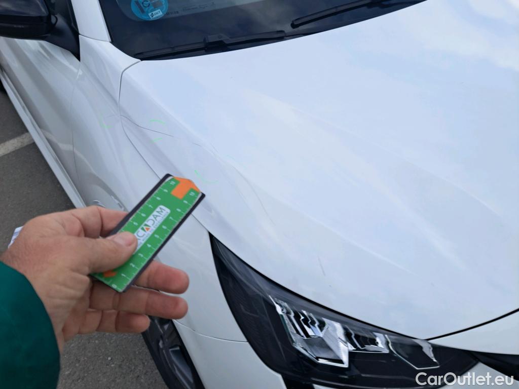  Peugeot  208 PEUGEOT  / 2019 / 5P / berlina con portón BlueHDi 73kW (100CV) Active Pack (AC) #15