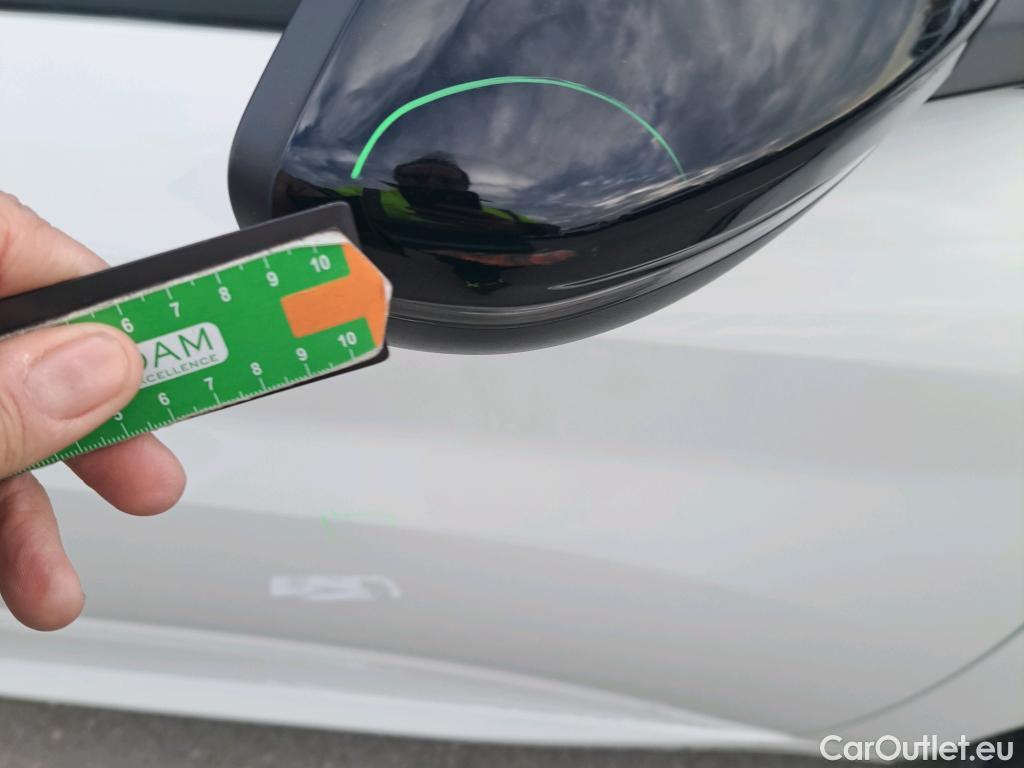  Peugeot  208 PEUGEOT  / 2019 / 5P / berlina con portón BlueHDi 73kW (100CV) Active Pack (AC) #14