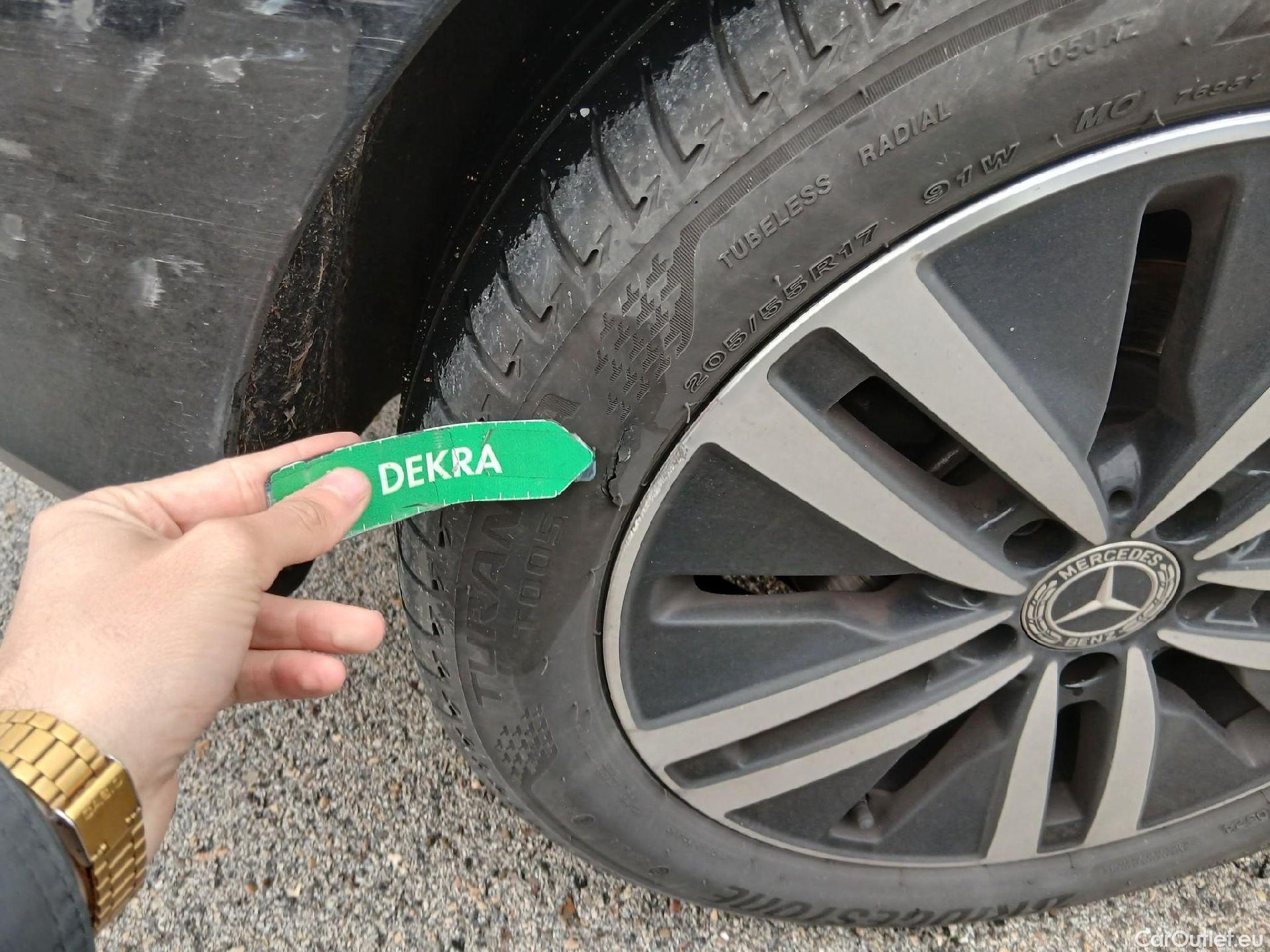  Mercedes  A-Klasse MERCEDES-BENZ Clase A / 2018 / 5P / berlina con portón A 180 d #29