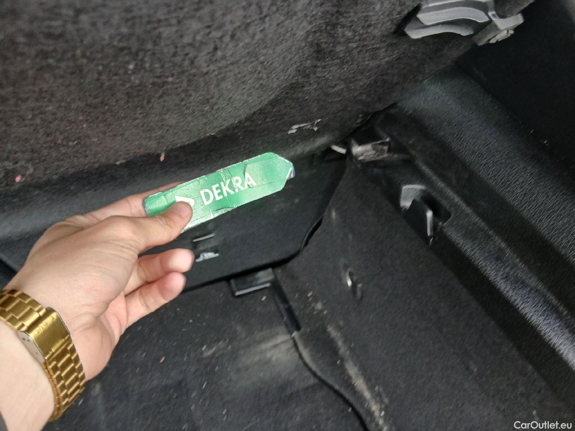  Mercedes  A-Klasse MERCEDES-BENZ Clase A / 2018 / 5P / berlina con portón A 180 d #26