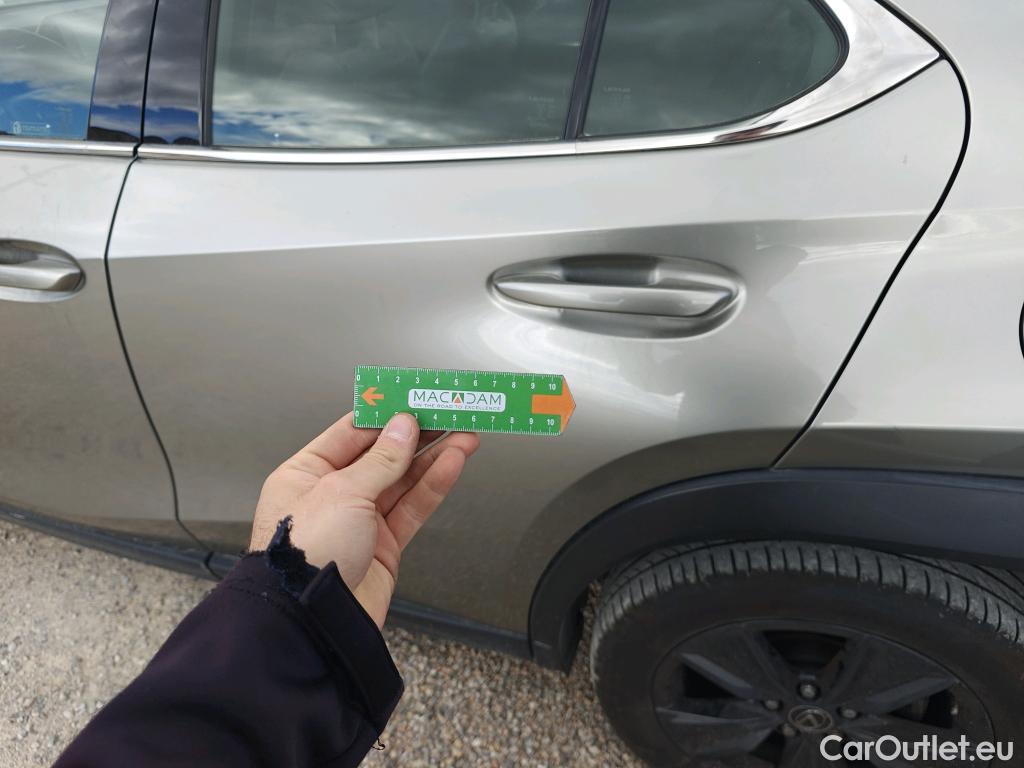  Lexus  UX LEXUS  / 2018 / 5P / todoterreno 2.0 250h Business City (AC) #13