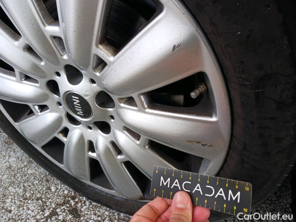  Mini  Countryman MINI  / 2016 / 5P / berlina con portón Cooper S E ALL4 #25