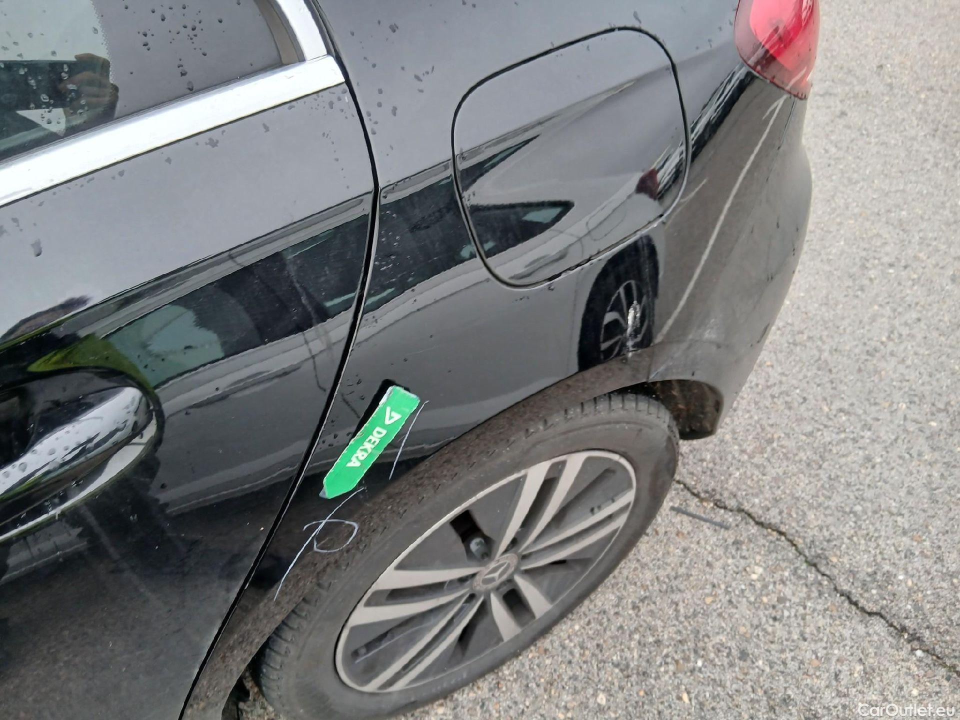  Mercedes  A-Klasse MERCEDES-BENZ Clase A / 2018 / 5P / berlina con portón A 180 d #21