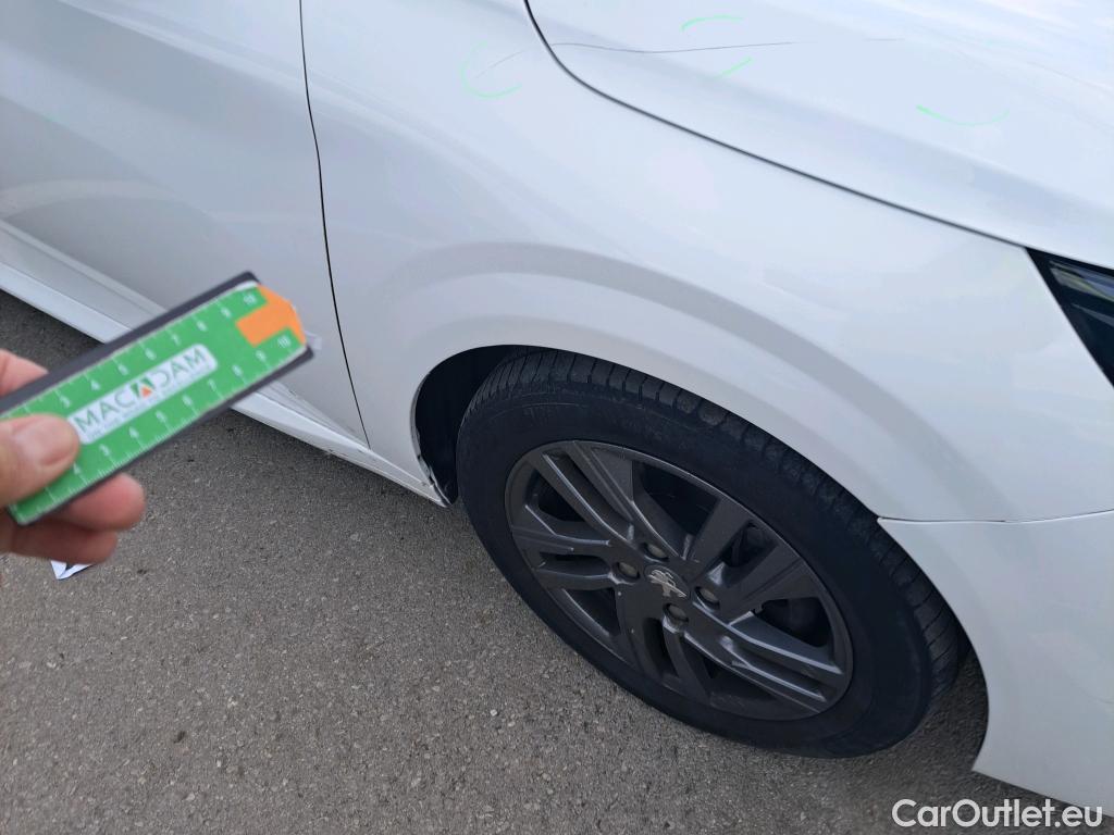  Peugeot  208 PEUGEOT  / 2019 / 5P / berlina con portón BlueHDi 73kW (100CV) Active Pack (AC) #17