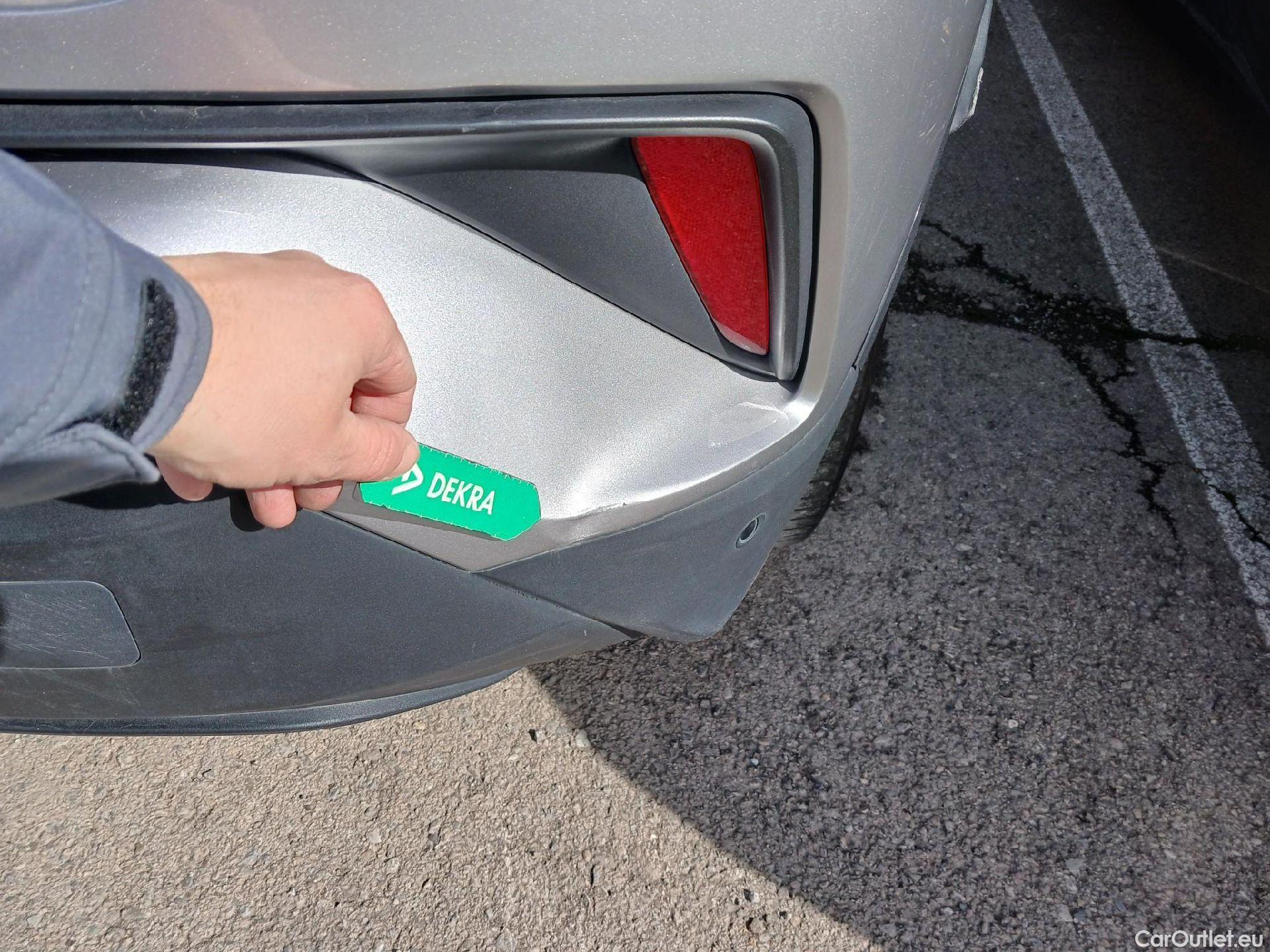  Toyota  C-HR TOYOTA  / 2016 / 5P / todoterreno 1.8 125H Advance (CX) #18