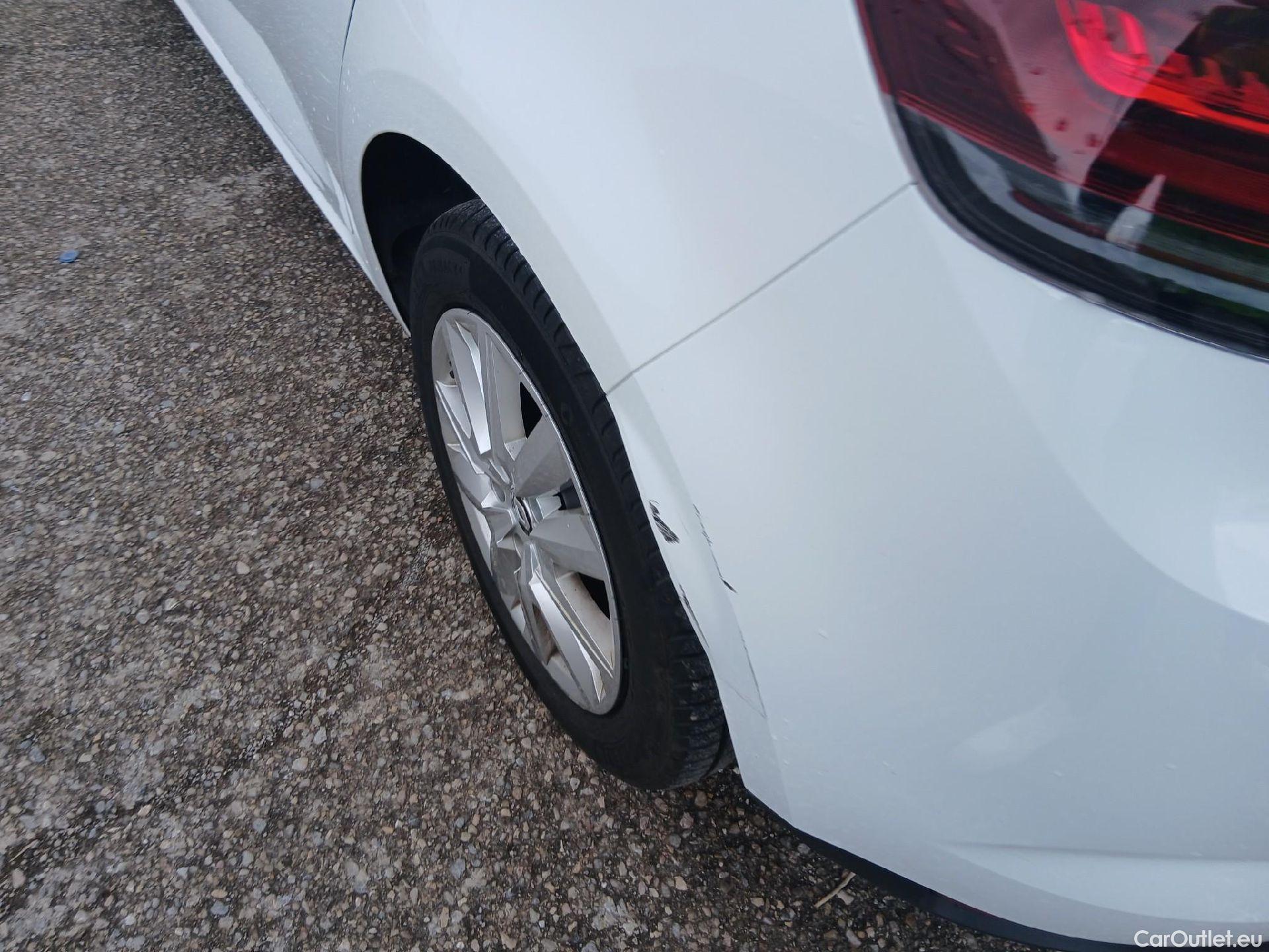  Renault  Megane RENAULT Mégane / 2020 / 5P / berlina con portón Equilibre Blue dCi 85 kW (115CV) #10