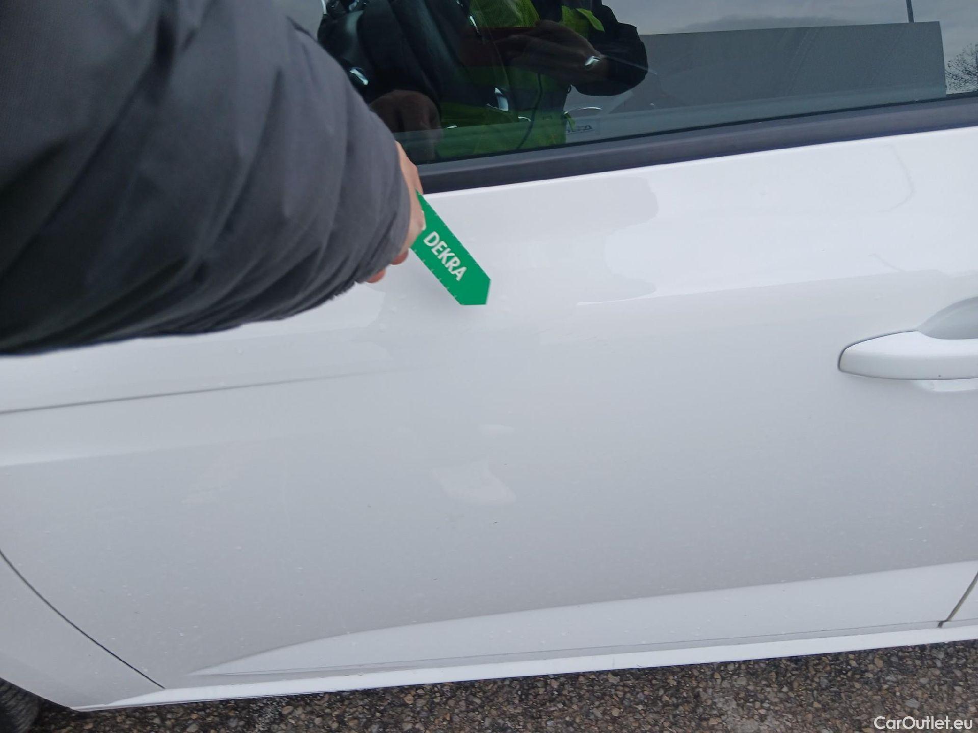  Renault  Megane RENAULT Mégane / 2020 / 5P / berlina con portón Equilibre Blue dCi 85 kW (115CV) #5