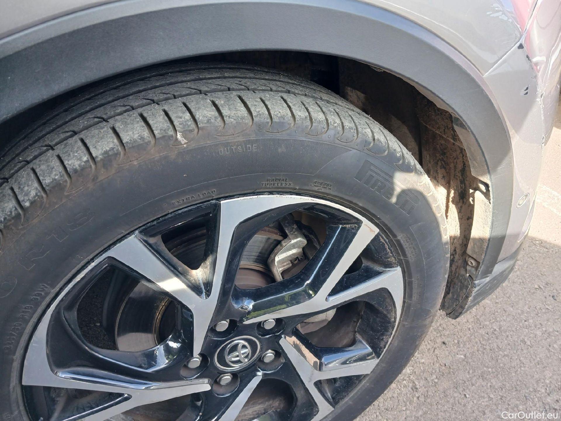  Toyota  C-HR TOYOTA  / 2016 / 5P / todoterreno 1.8 125H Advance (CX) #32