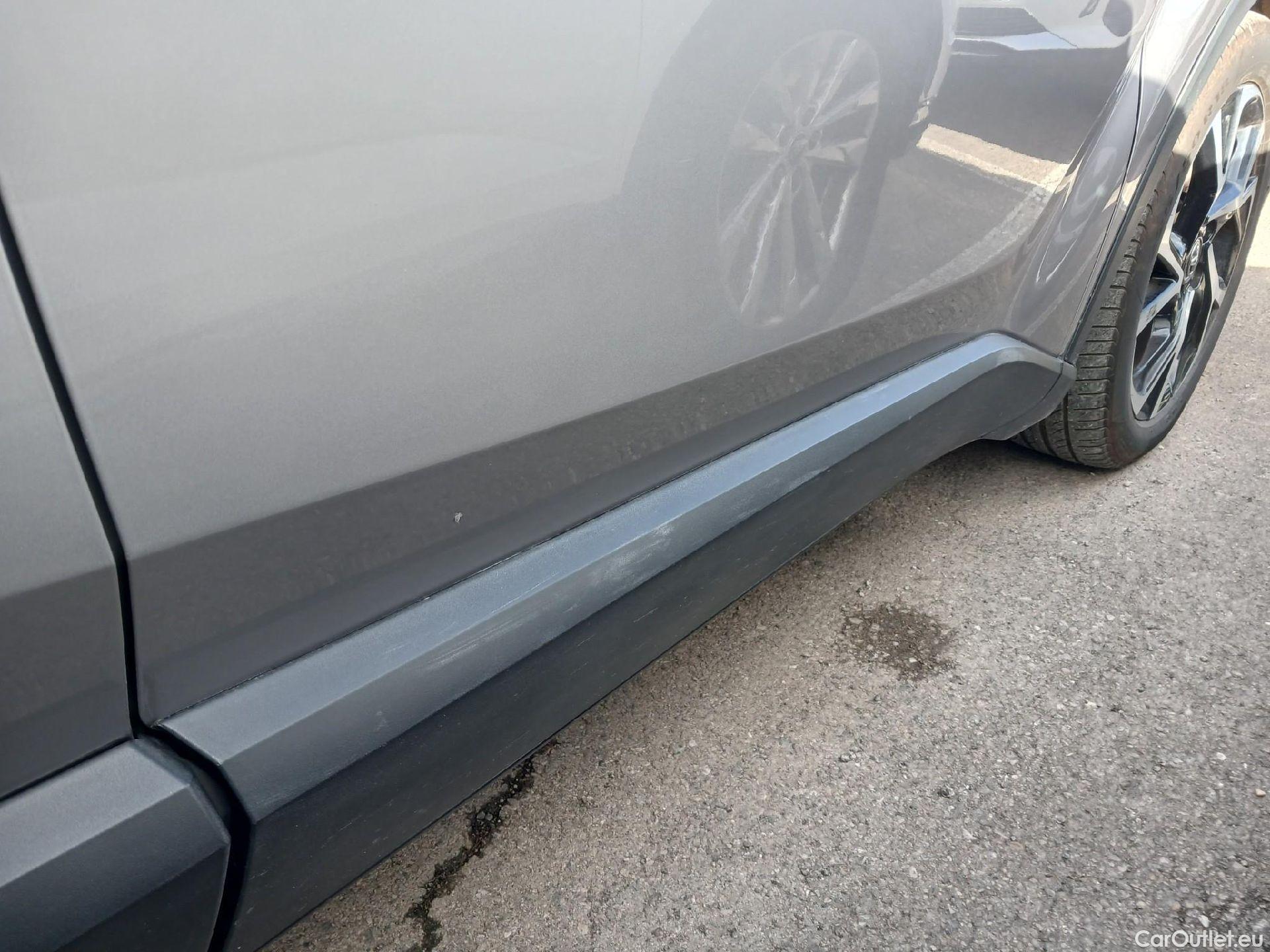  Toyota  C-HR TOYOTA  / 2016 / 5P / todoterreno 1.8 125H Advance (CX) #25