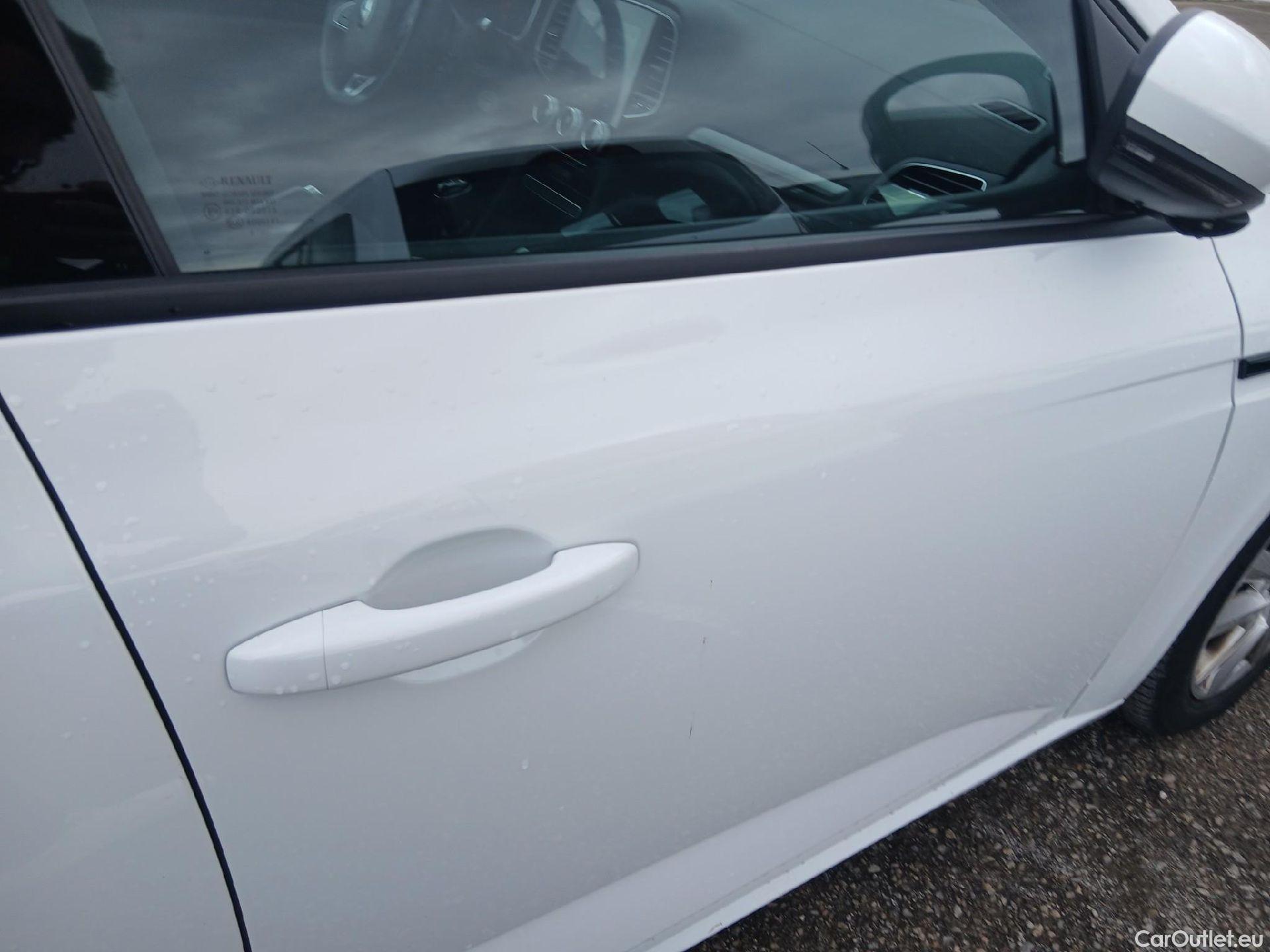  Renault  Megane RENAULT Mégane / 2020 / 5P / berlina con portón Equilibre Blue dCi 85 kW (115CV) #19