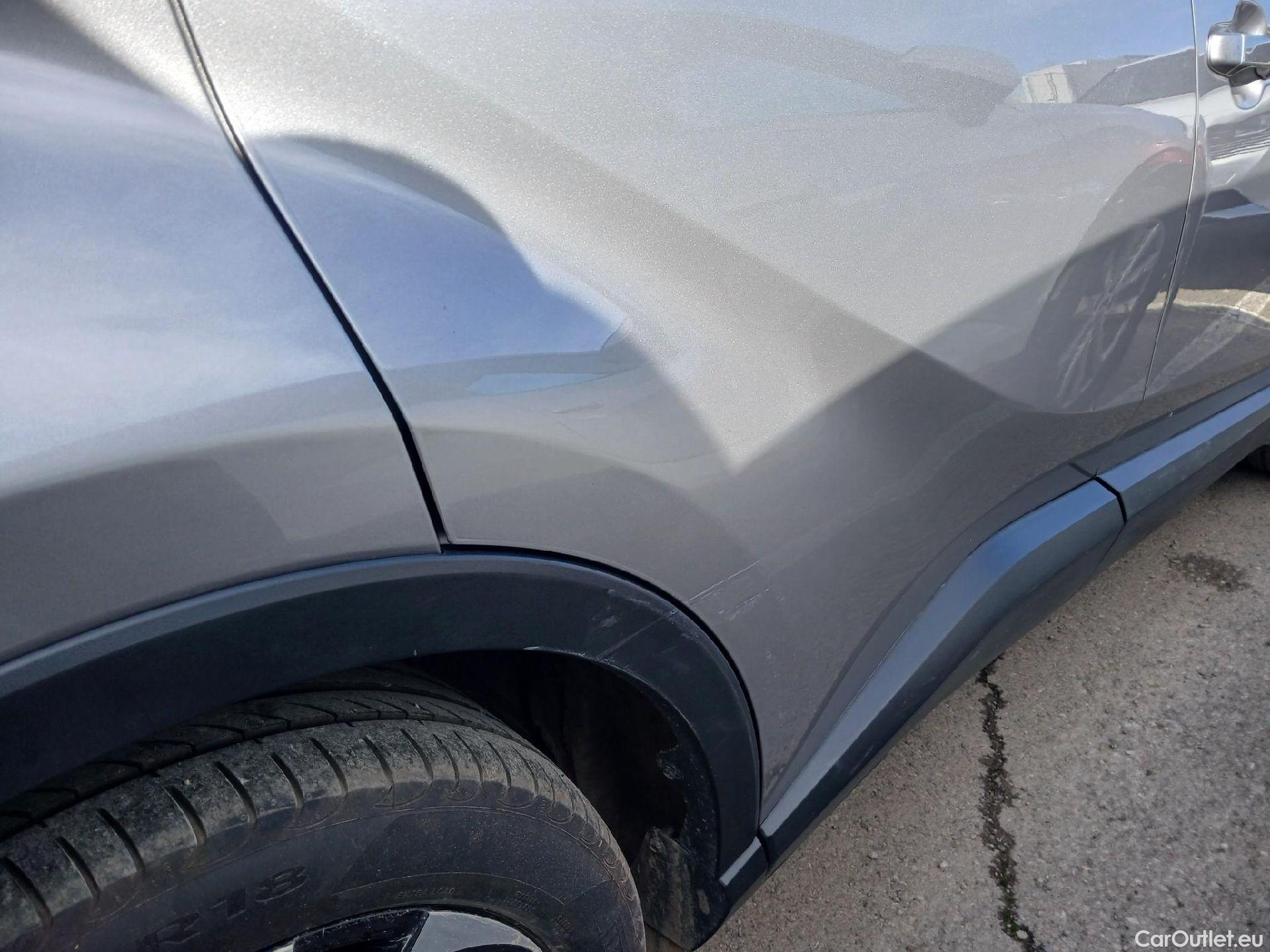  Toyota  C-HR TOYOTA  / 2016 / 5P / todoterreno 1.8 125H Advance (CX) #21