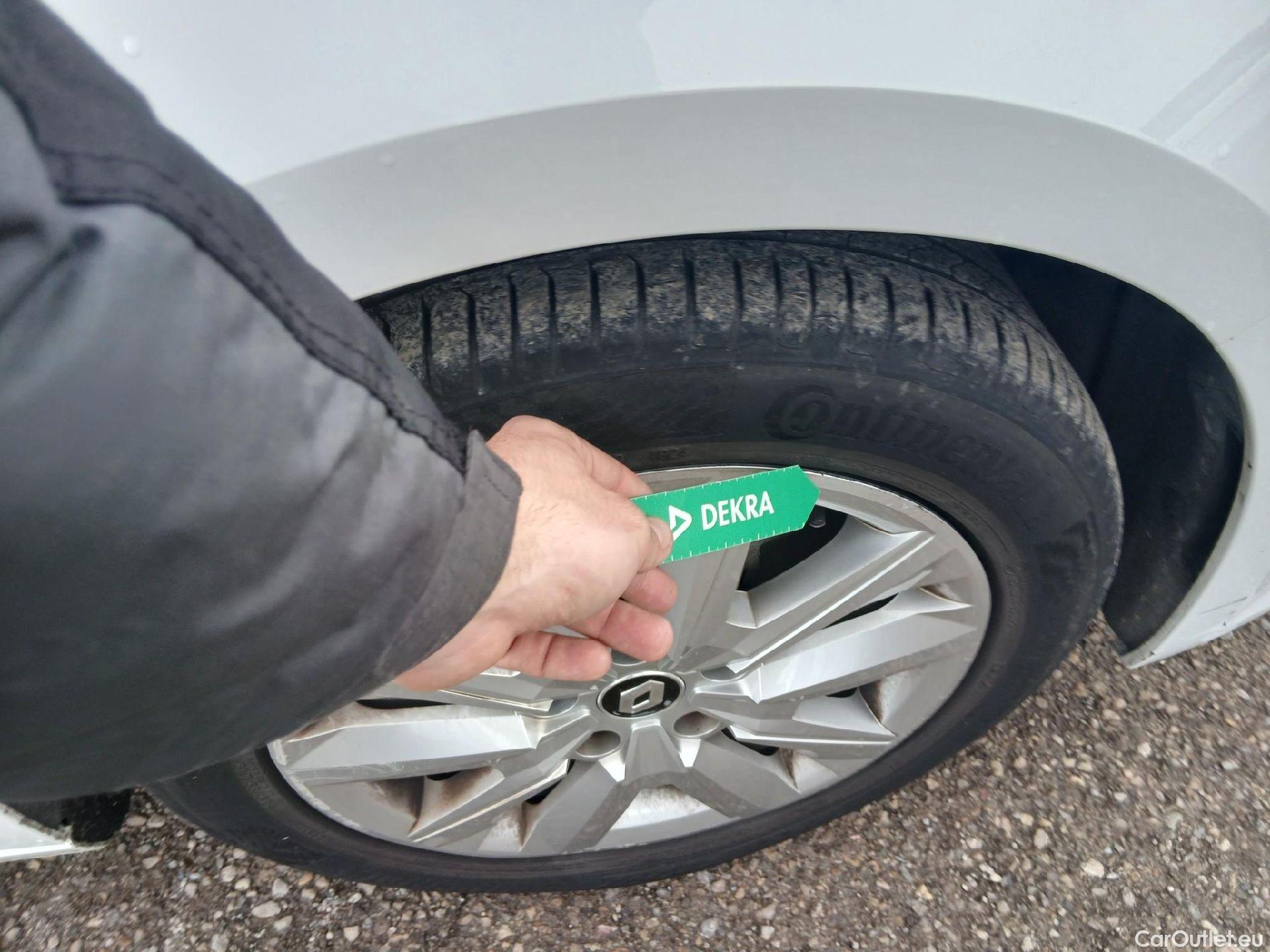  Renault  Megane RENAULT Mégane / 2020 / 5P / berlina con portón Equilibre Blue dCi 85 kW (115CV) #24