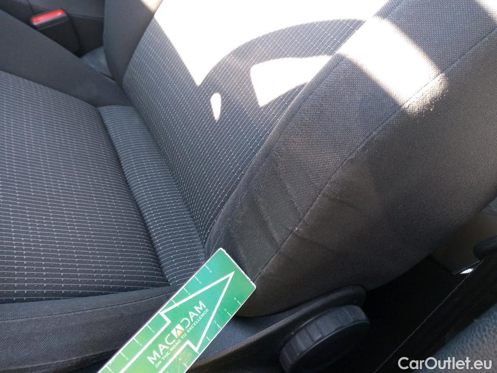  Volkswagen  Golf  VOLKSWAGEN / 2020 / 5P / berlina con portón 2.0 TDI 85kW (115CV) #15