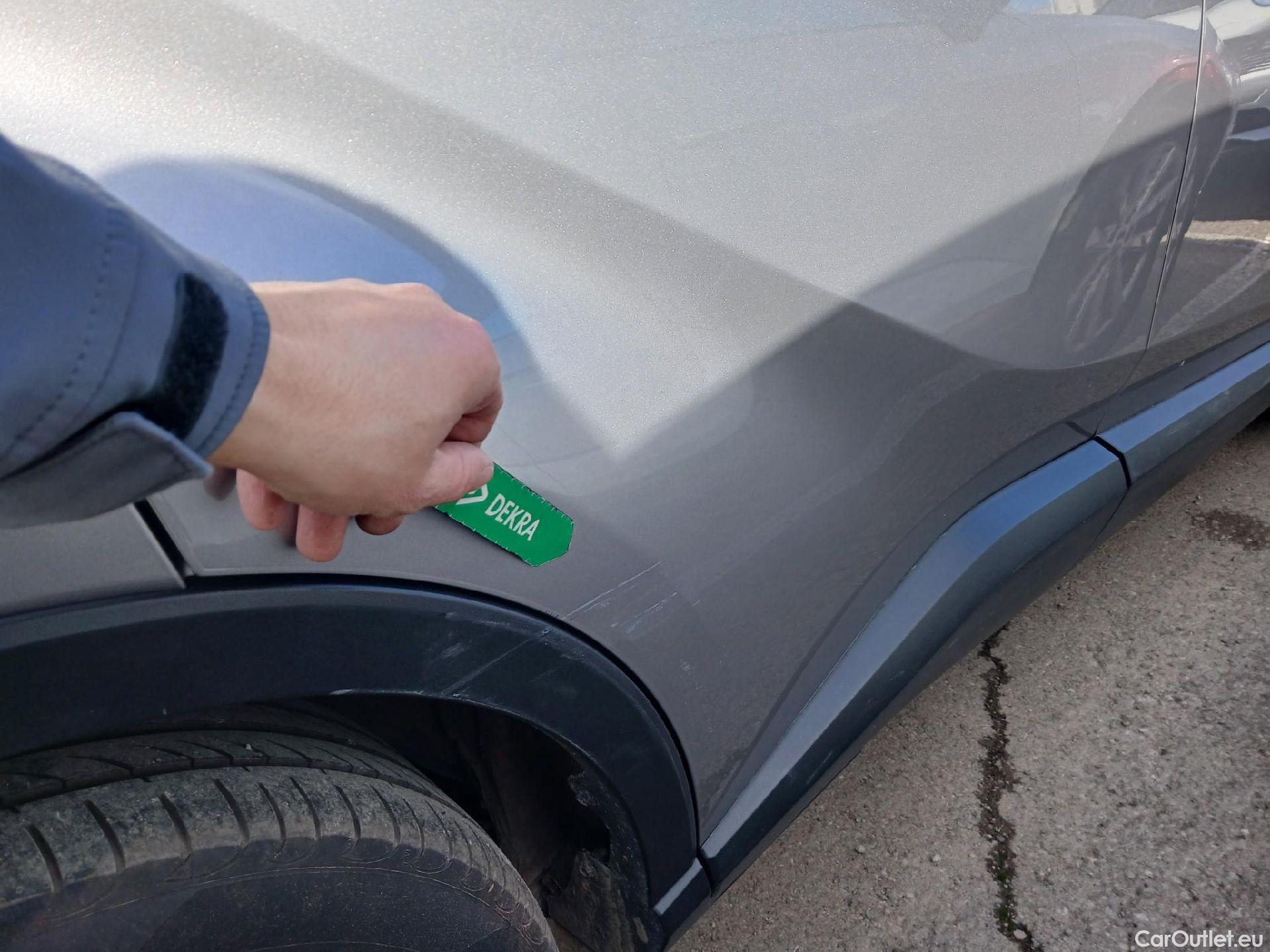  Toyota  C-HR TOYOTA  / 2016 / 5P / todoterreno 1.8 125H Advance (CX) #23